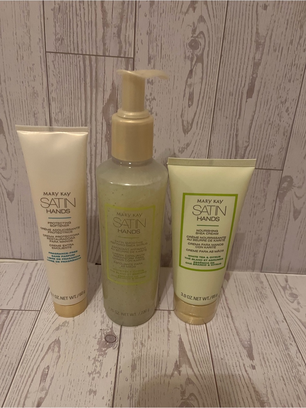 Mary Kay Satin Hands Set - White Tea and Citrus brand new